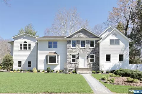 337 Franklin St, Haworth, NJ 07641