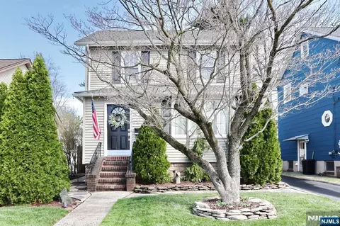 150 Niagara St, Dumont, NJ 07628