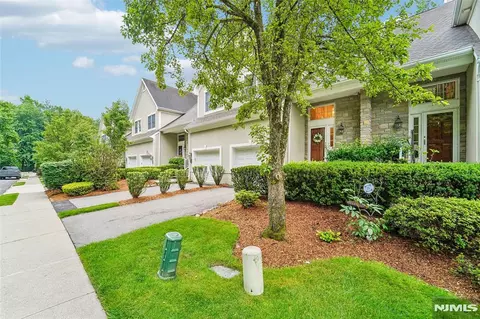 141 Greenway #41, Montvale, NJ 07645