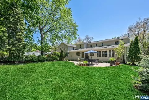 Exterior - 309 South Dr, Paramus, NJ 07652 photo 6 of 9