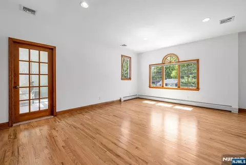 Living - 309 South Dr, Paramus, NJ 07652 photo 8 of 9