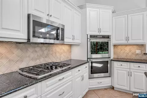 Kitchen - 309 South Dr, Paramus, NJ 07652 photo 2 of 6
