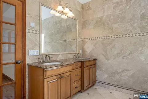 Bath - 309 South Dr, Paramus, NJ 07652 photo 3 of 5