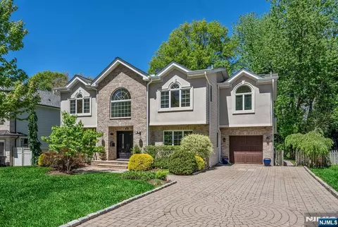 309 South Dr, Paramus, NJ 07652