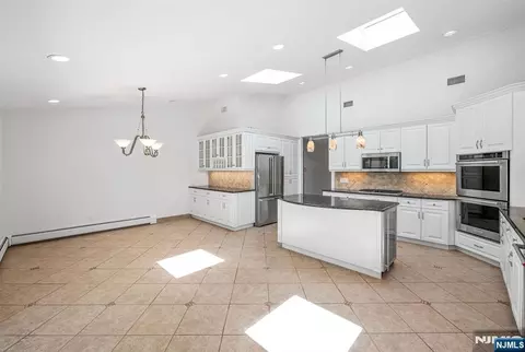 Kitchen - 309 South Dr, Paramus, NJ 07652 photo 6 of 6
