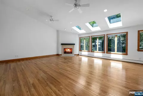 Living - 309 South Dr, Paramus, NJ 07652 photo 5 of 9
