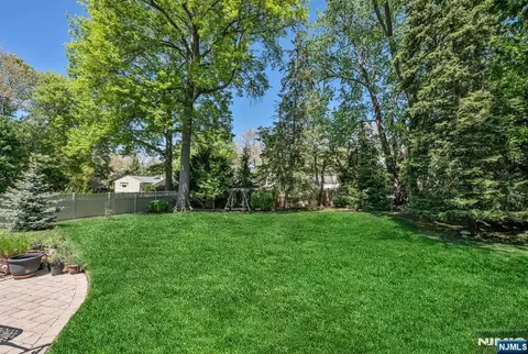 Exterior - 309 South Dr, Paramus, NJ 07652 photo 7 of 9
