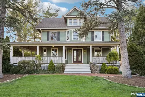 130 N Maple Ave, Ridgewood, NJ 07450