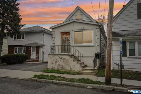 17 Emma Pl, Clifton, NJ 07013