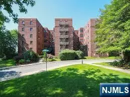 2333 Hudson Ter, Fort Lee, NJ 07024