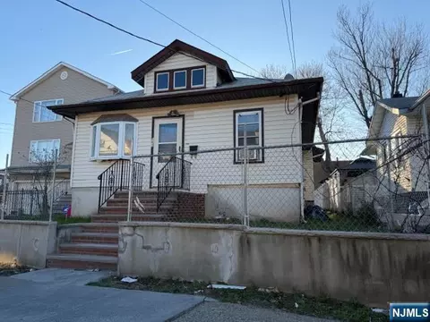 500-502 18th St, Paterson, NJ 07514