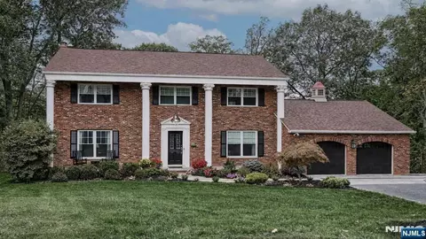 23 Erli St, Wayne, NJ 07470