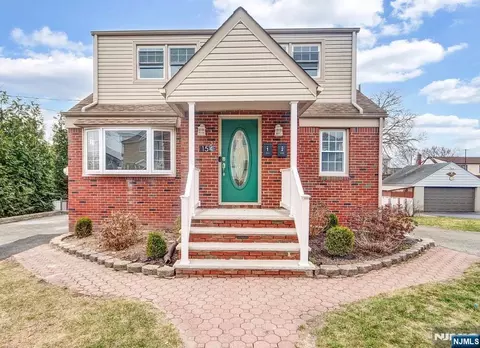 154 Orchard St, Elmwood Park, NJ 07407