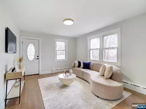 7-11 Adams Ave, Dover, NJ 07801