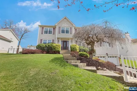 47 Sherbrook Dr, Rockaway, NJ 07866