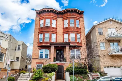 66 Gautier Ave #302, Jersey City, NJ 07306