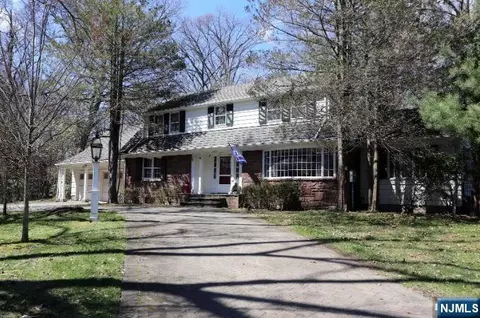 435 Carlton Rd, Wyckoff, NJ 07481