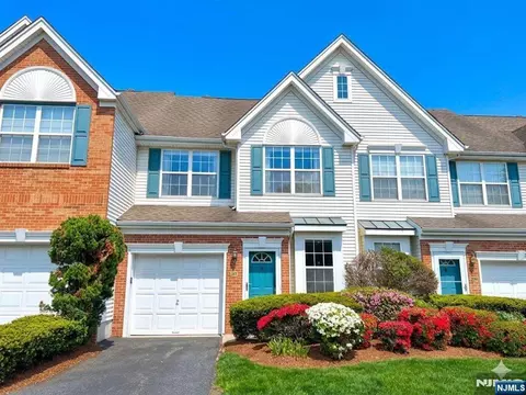 117 Barclay Dr, Nutley, NJ 07110