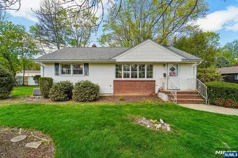 193 Homestead Rd, Paramus, NJ 07652