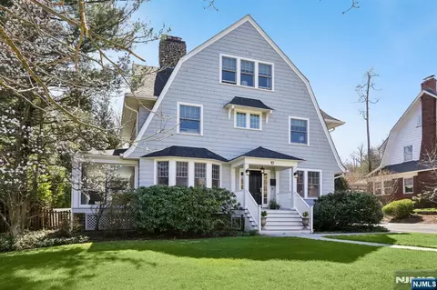 10 Mountain Ter, Montclair, NJ 07043