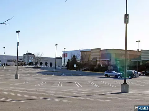 Exterior - 90 Arnot Pl, Paramus, NJ 07652 photo 6 of 6