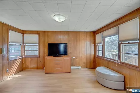Living - 90 Arnot Pl, Paramus, NJ 07652 photo 5 of 7