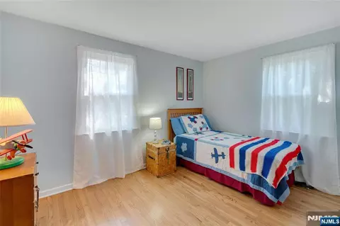 Bedroom - 90 Arnot Pl, Paramus, NJ 07652 photo 3 of 5