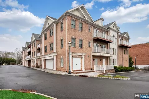 2310 Rio Vista Ln #2310, Northvale, NJ 07647
