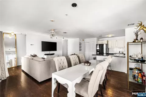 84 Union St, Newark, NJ 07105