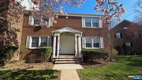 145 River Dr, Elmwood Park, NJ 07407