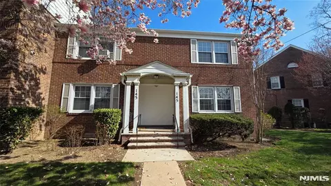 145 River Dr, Elmwood Park, NJ 07407