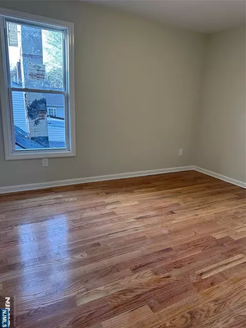 68 Arch St, Paterson, NJ 07522