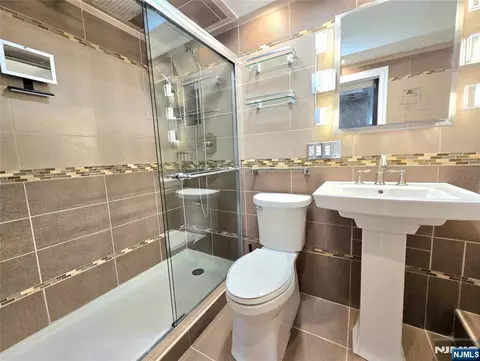 Bath - 151 Prospect Ave #6C, Hackensack, NJ 07601 photo 1 of 2