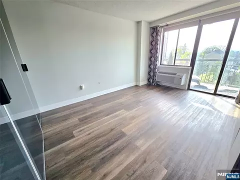 Living - 151 Prospect Ave #6C, Hackensack, NJ 07601 photo 2 of 2