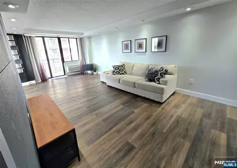 Living - 151 Prospect Ave #6C, Hackensack, NJ 07601 photo 1 of 2