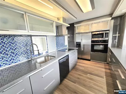 Kitchen - 151 Prospect Ave #6C, Hackensack, NJ 07601 photo 3 of 5