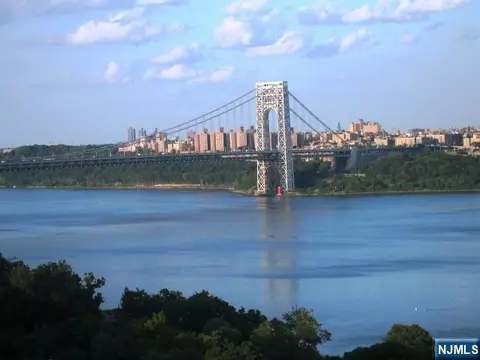 3 Horizon Rd #1418, Fort Lee, NJ 07024