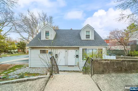 2 Elizabeth St, Ridgefield, NJ 07657