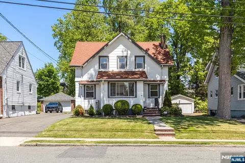 87 W Forest Ave, Teaneck, NJ 07666
