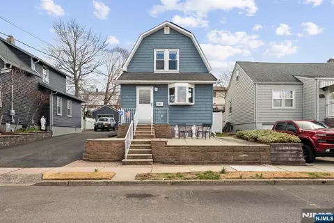 520 Prospect Pl, Lyndhurst, NJ 07071