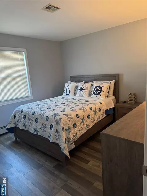 Bedroom - 1 Ashcroft Ln, Berkeley, NJ 08757 photo 2 of 3