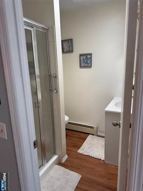 Bath - 1 Ashcroft Ln, Berkeley, NJ 08757 photo 1 of 2