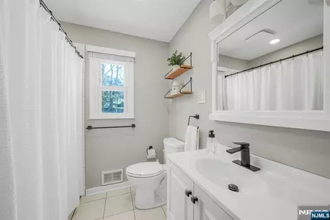 Bath - 21 Joseph Pl, Wayne, NJ 07470 photo 1 of 2