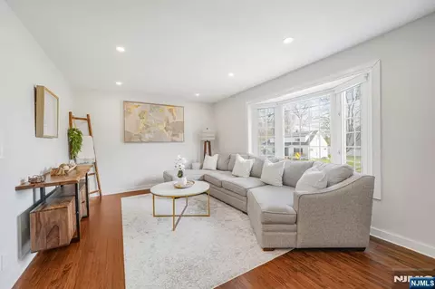 Living - 21 Joseph Pl, Wayne, NJ 07470 photo 1 of 3