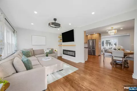 Living - 21 Joseph Pl, Wayne, NJ 07470 photo 3 of 3