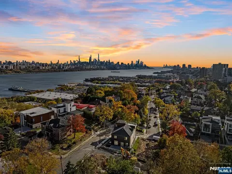 61 Edgewater Rd, Cliffside Park, NJ 07010