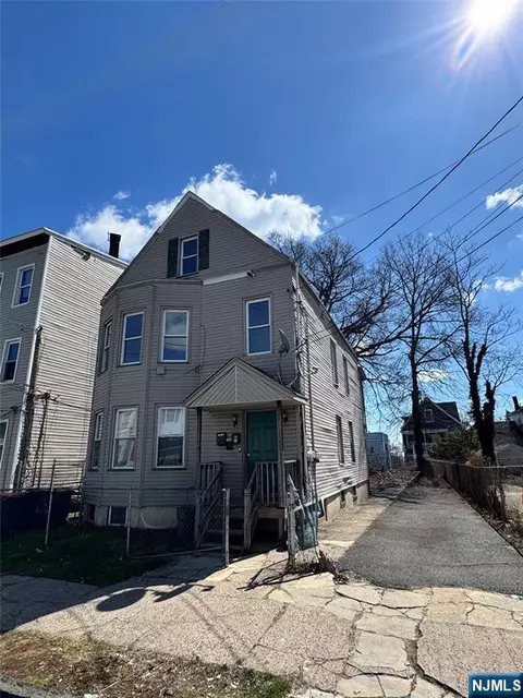 88-90 6th St, Paterson, NJ 07522
