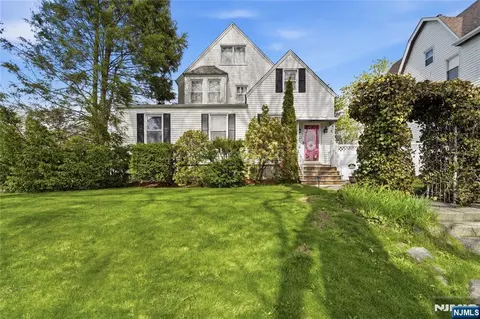3 Stuyvesant Ave, Kearny, NJ 07032