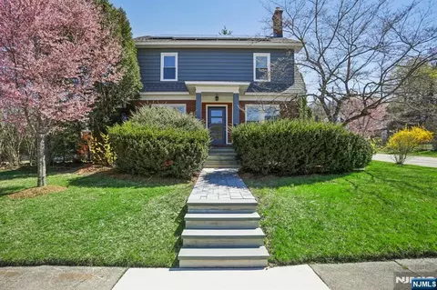 29 Park Ave, Newton, NJ 07860