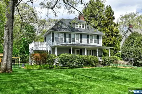 208 Lincoln Ave, Ridgewood, NJ 07450